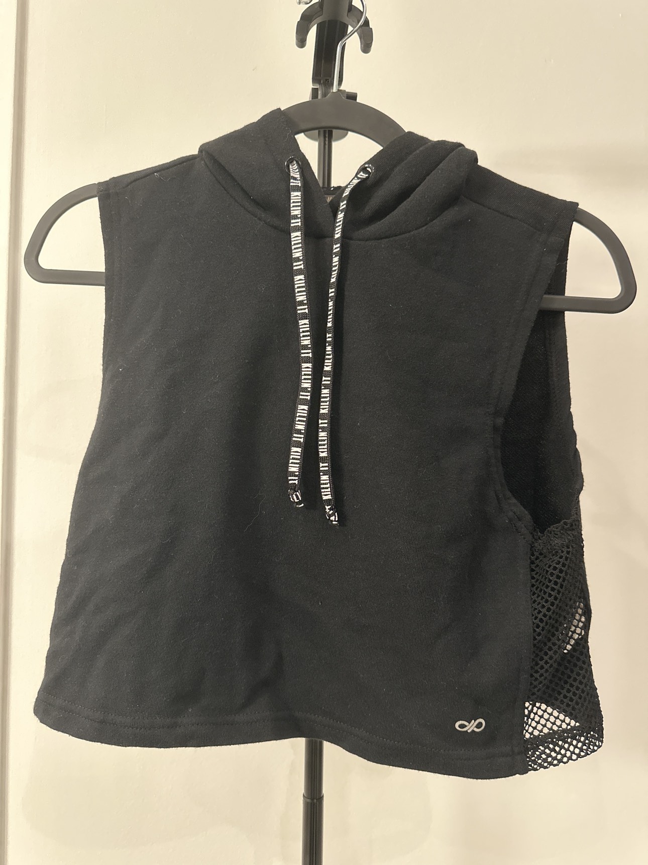 Sleeveless tank with hood (S)