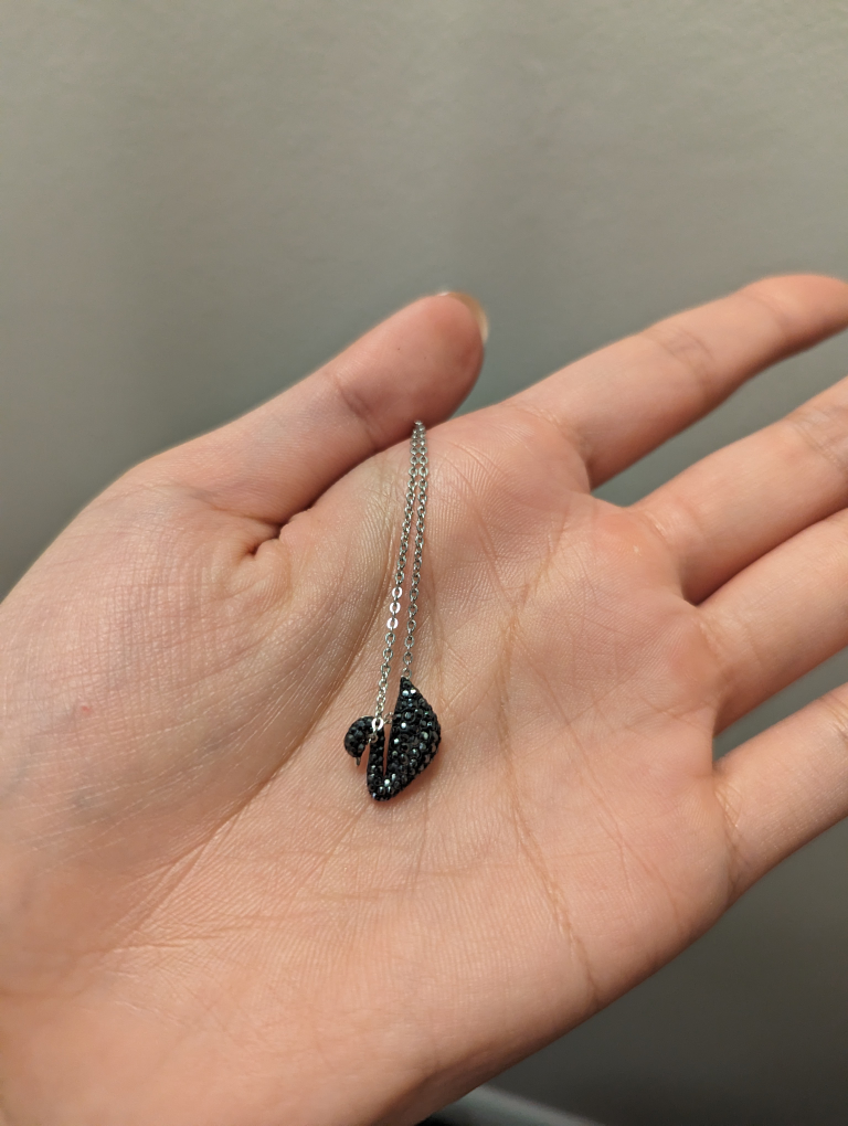 authentic swarovski swan necklace image indicator(2)