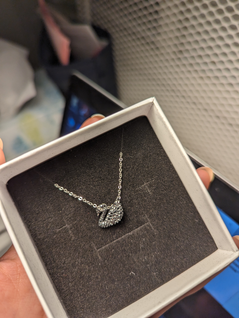 authentic swarovski swan necklace image indicator(4)