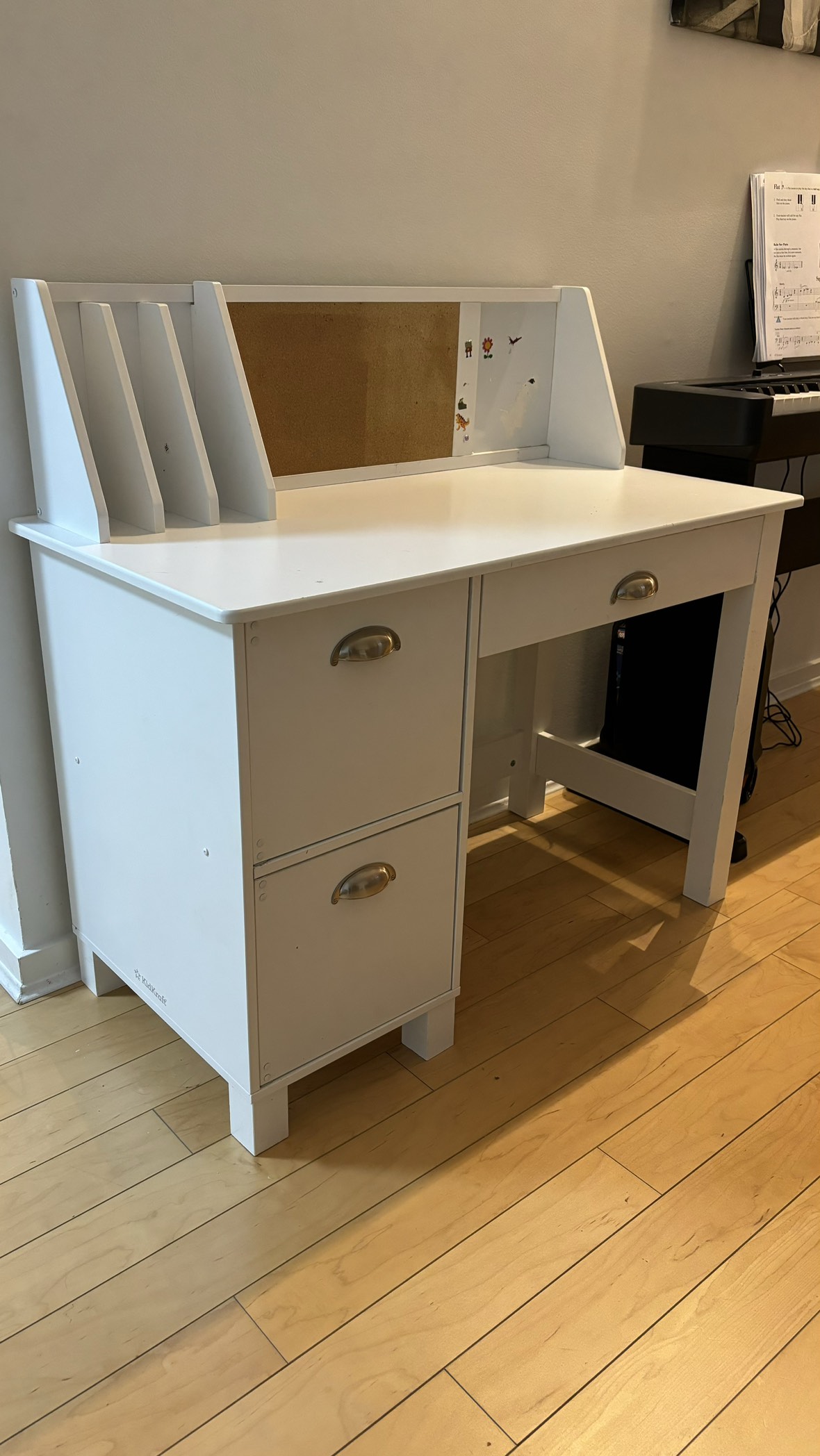 Kid’s table & chair image indicator(3)