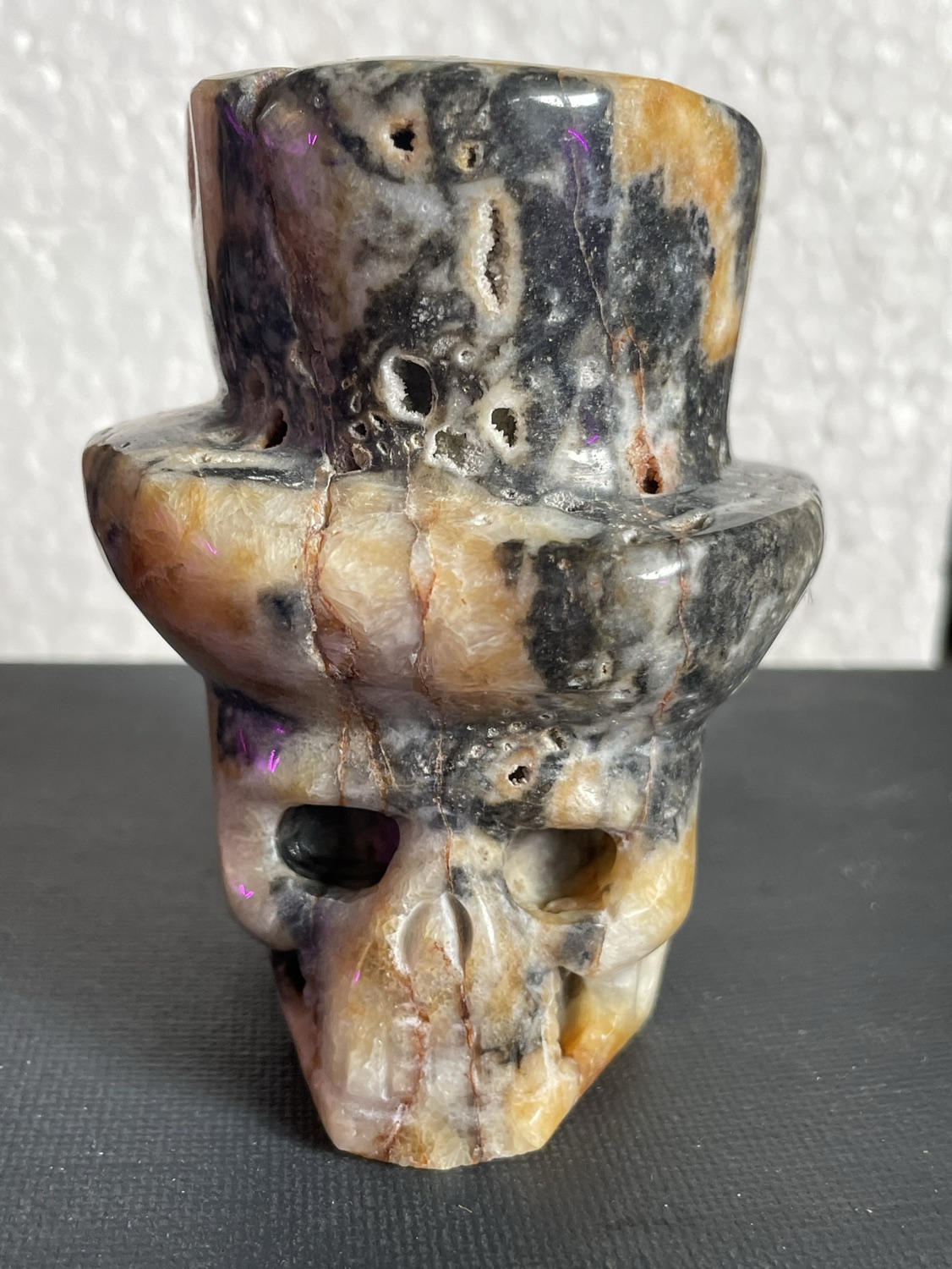 Carved skulls with tophats - photo 3
