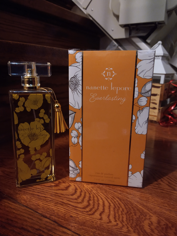 Ladies Fragrances image indicator(2)