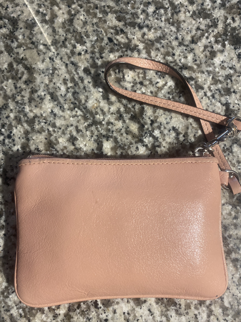 Coach wristlet image indicator(2)