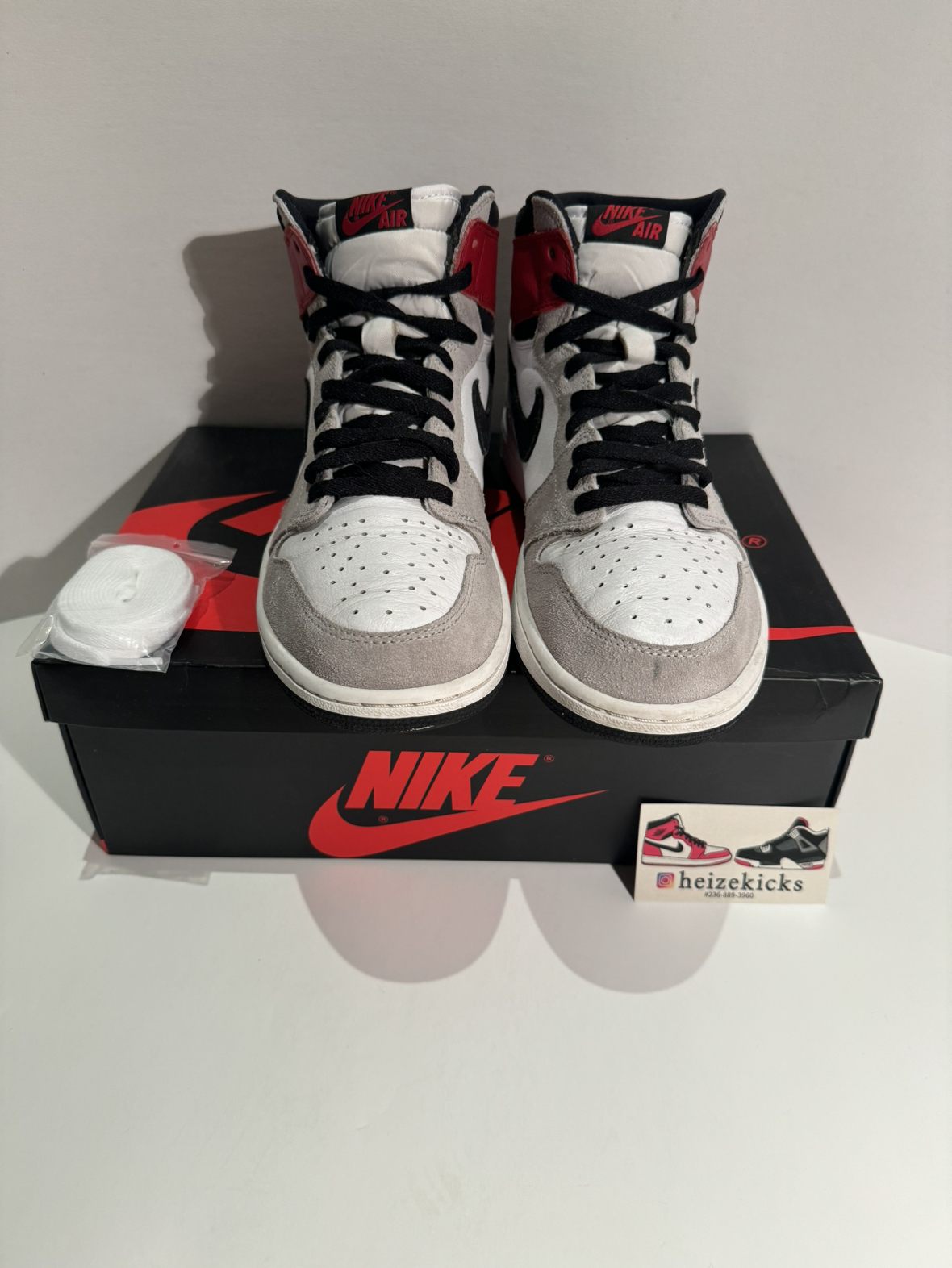 Air Jordan 1 High OG Smoke Grey size 10.5 image indicator(3)