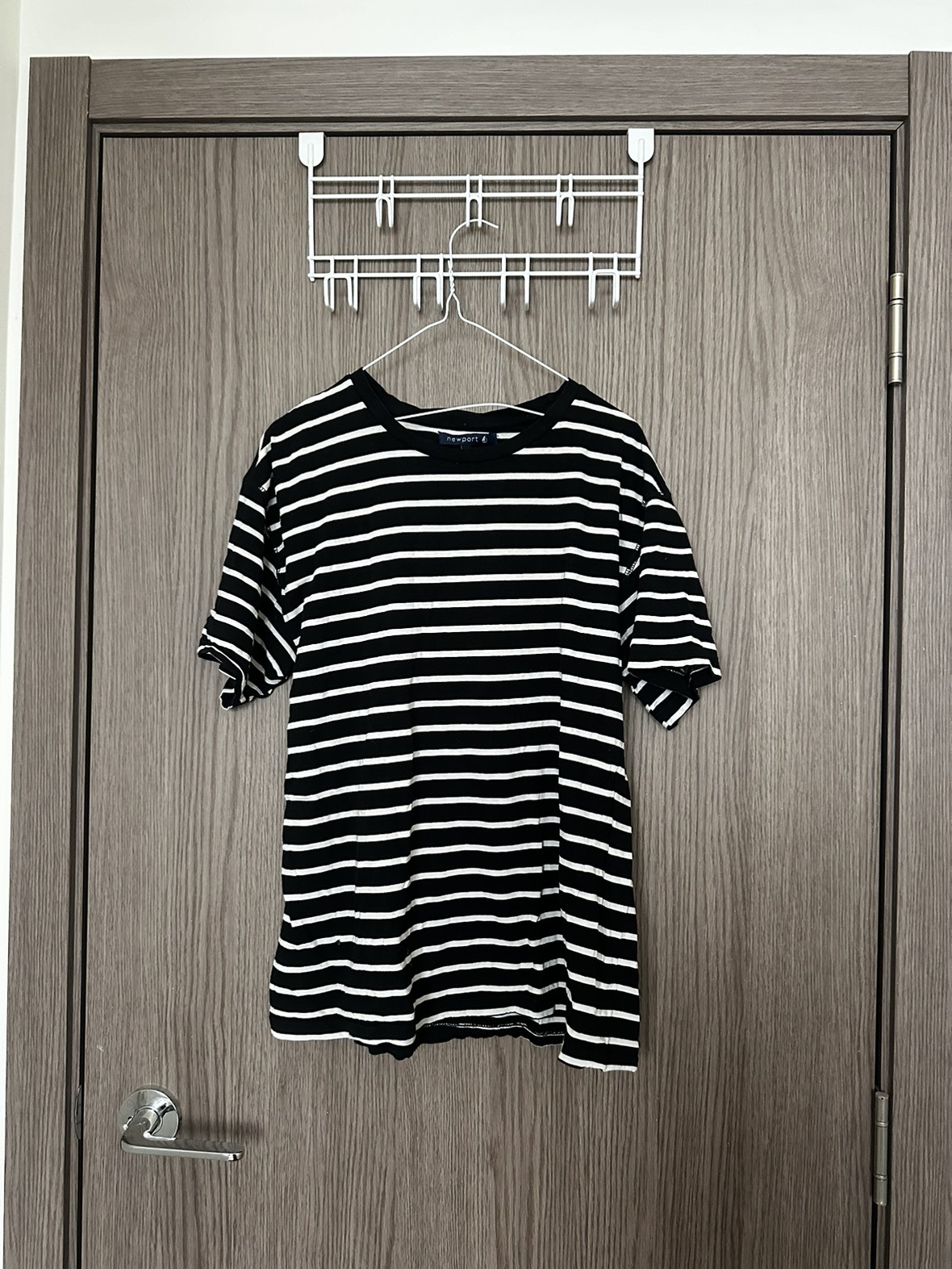 Black and white Tshirt thumbnail