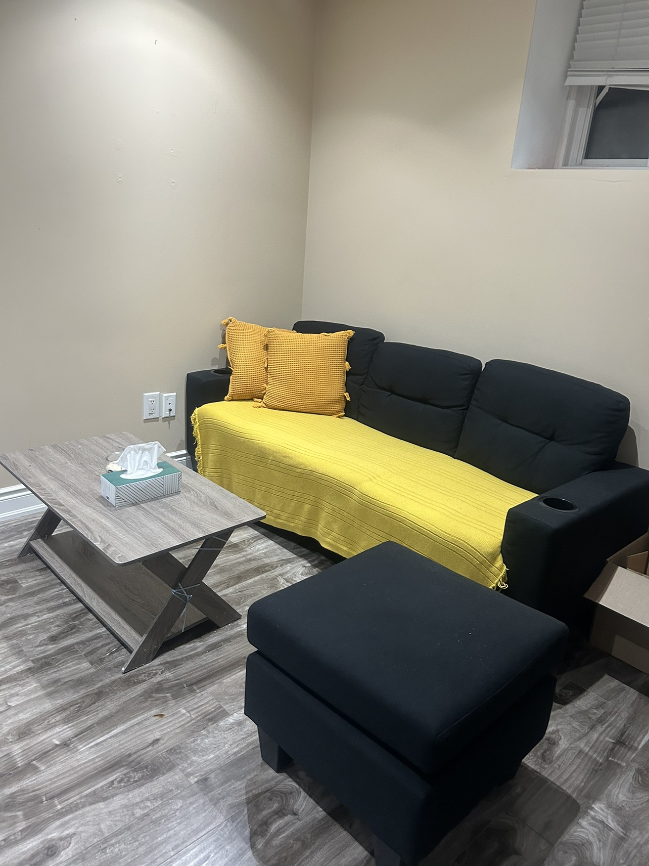 Sectional sofa plus coffee table - photo 3