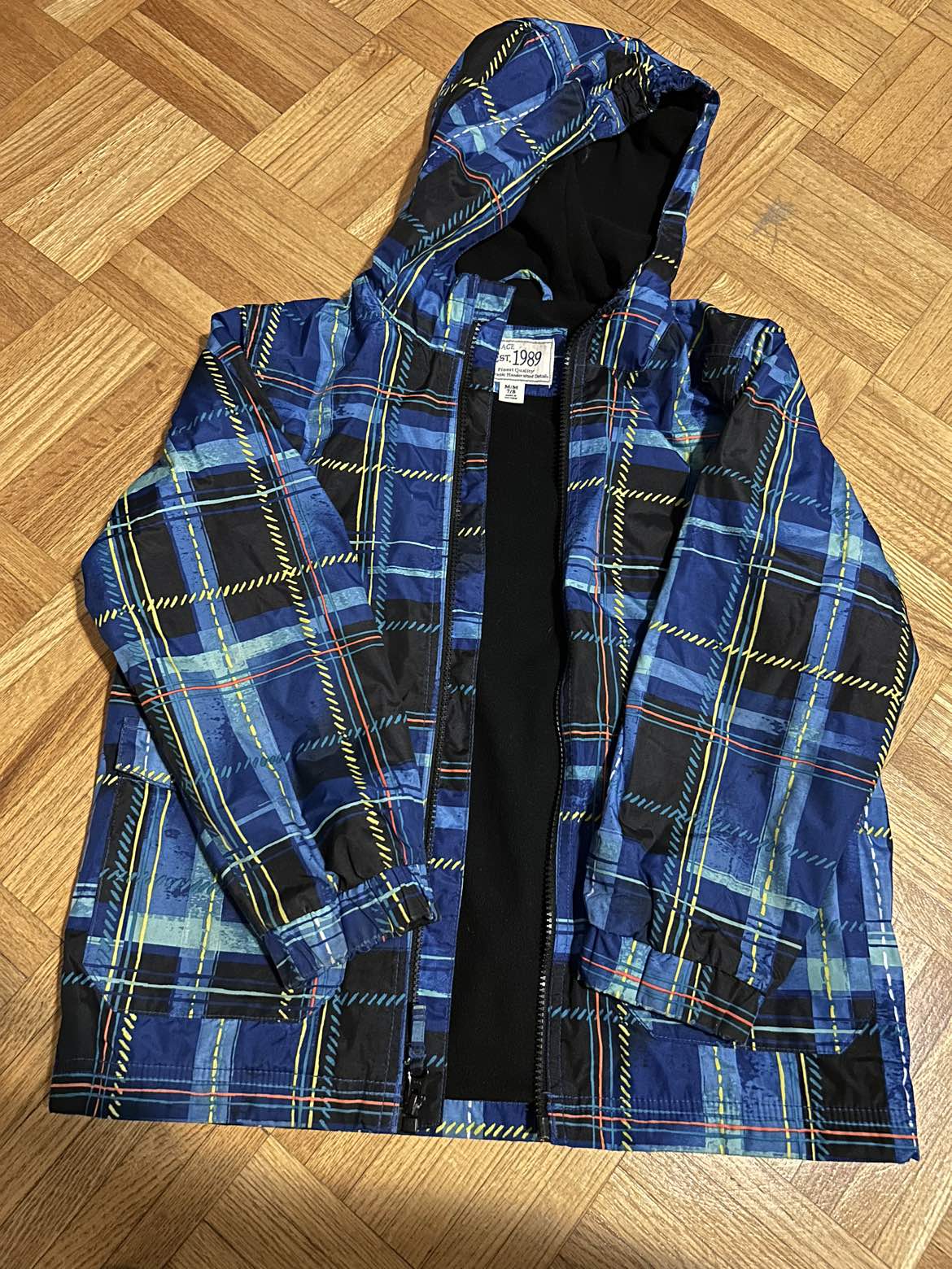 Boys winter jacket. Pet free and smoke free