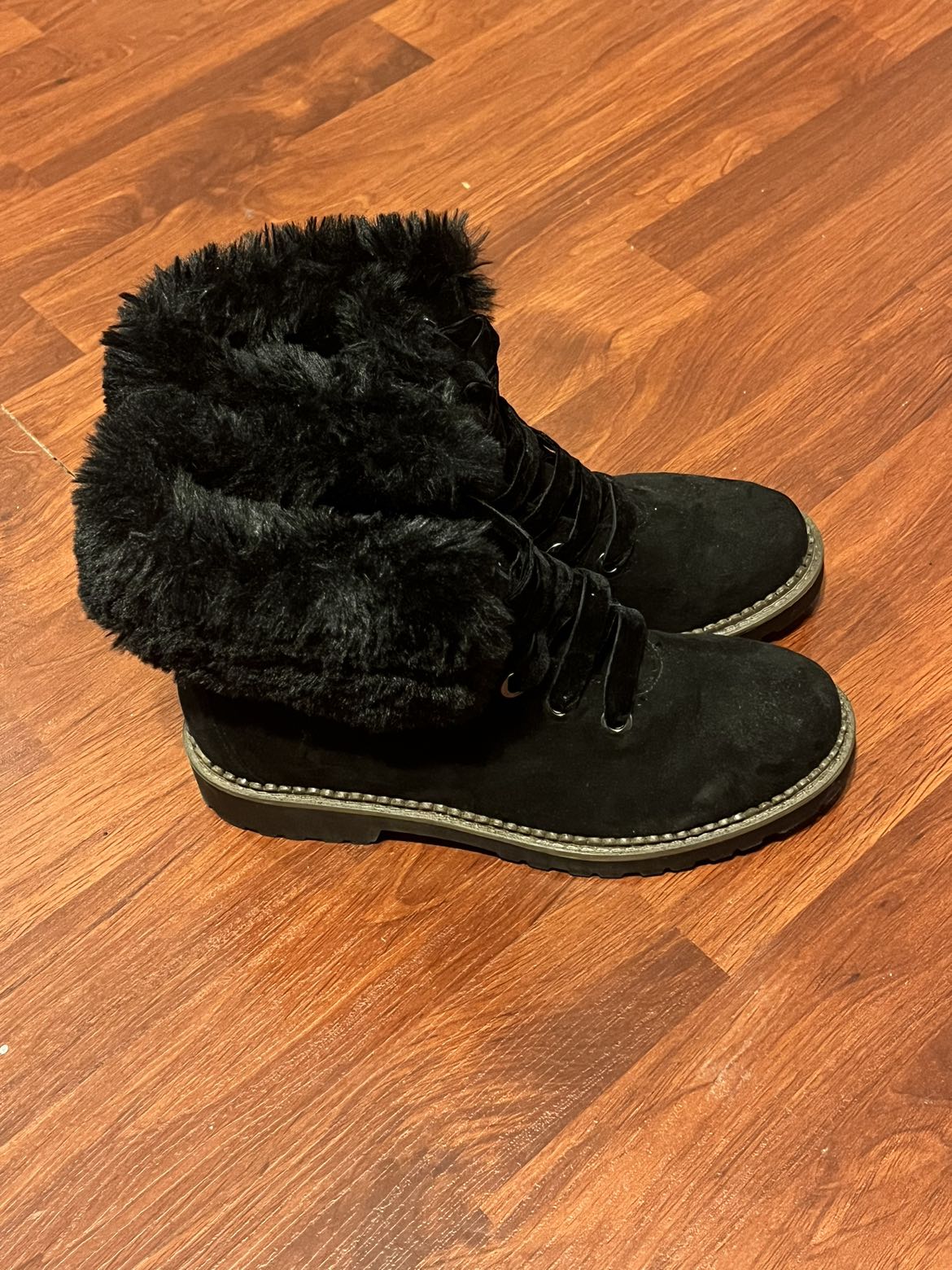 Fall fur boots thumbnail