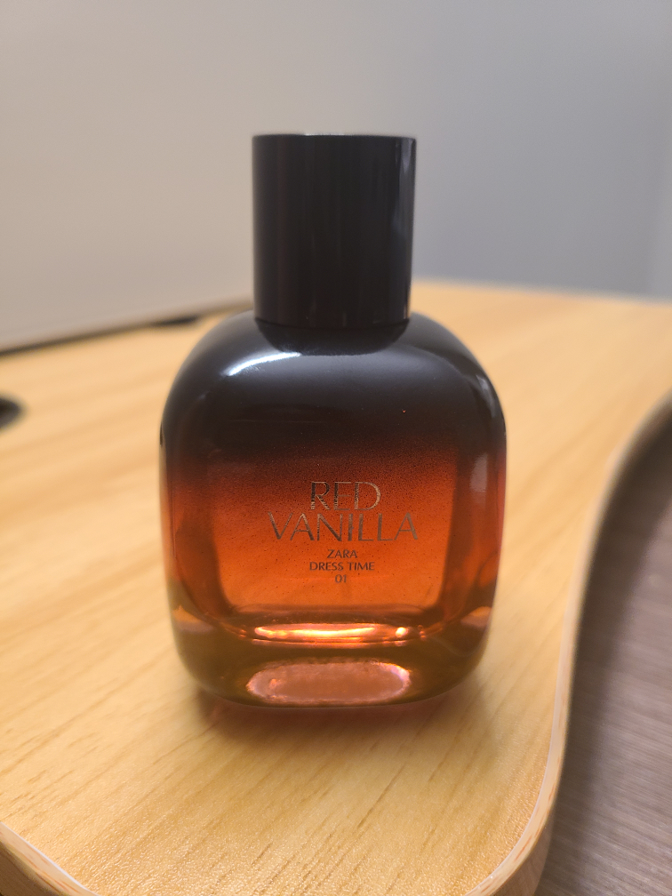 Zara:Red Vanilla perfume image indicator(2)