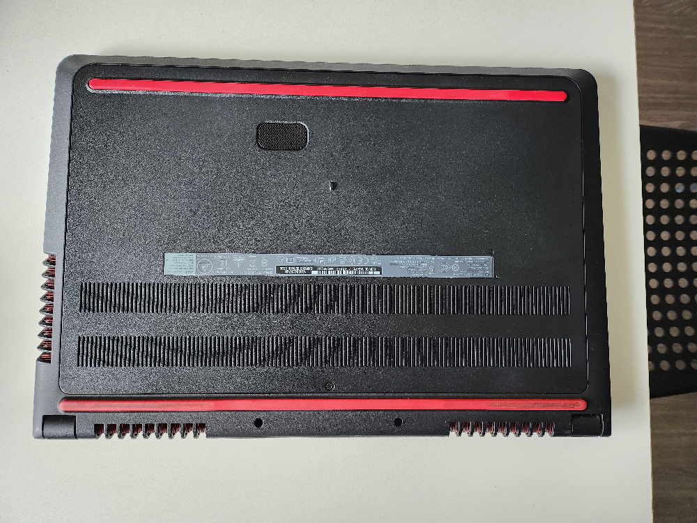 i7 7th Gen Dell laptop Inspiron 5577 image indicator(4)