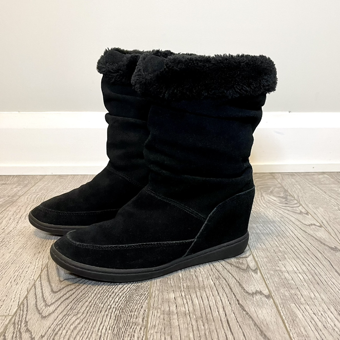 Skechers Winter Boots with Hidden Heel | 7.5 US