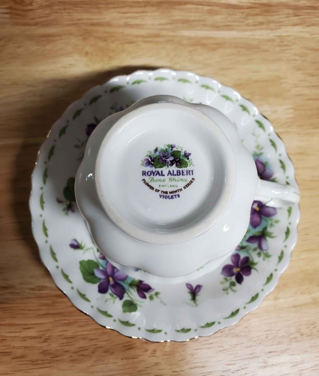 Royal Albert February Teacup & Saucer - photo 2