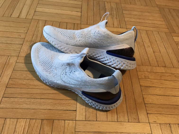 Nike sneakers image indicator(2)