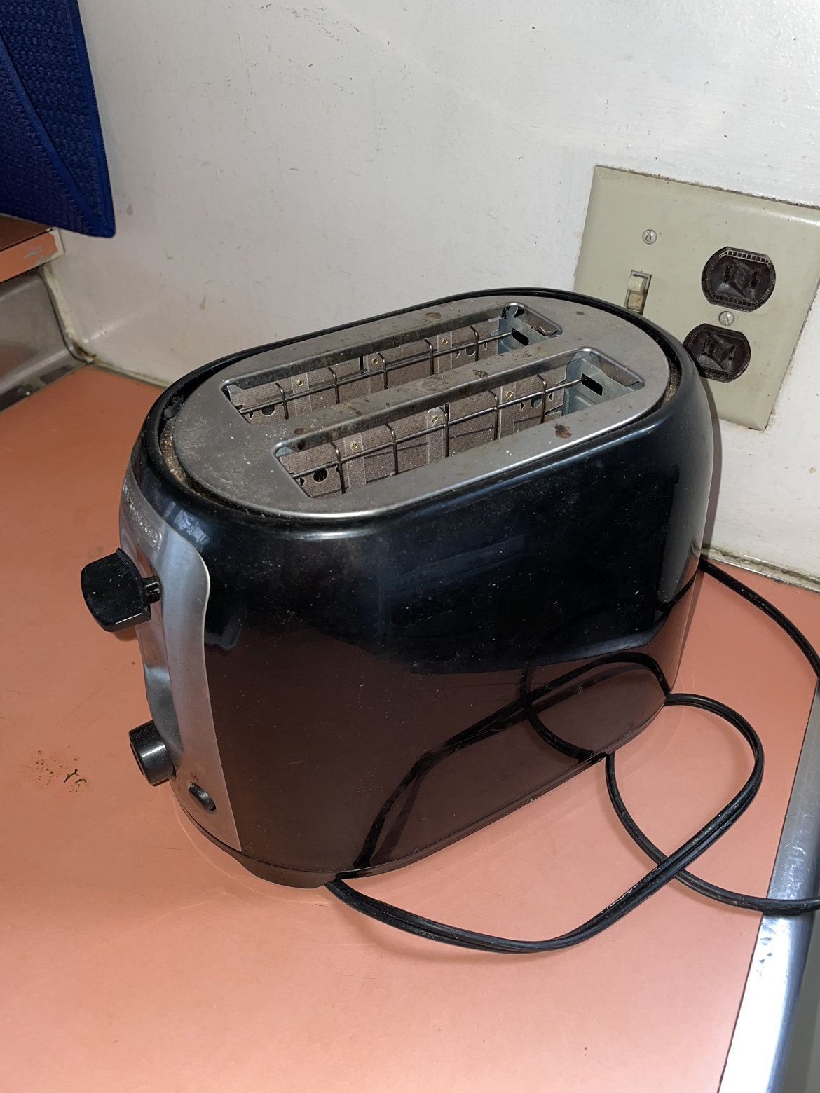 Black+Decker toaster, FREE #freecycle - photo 2