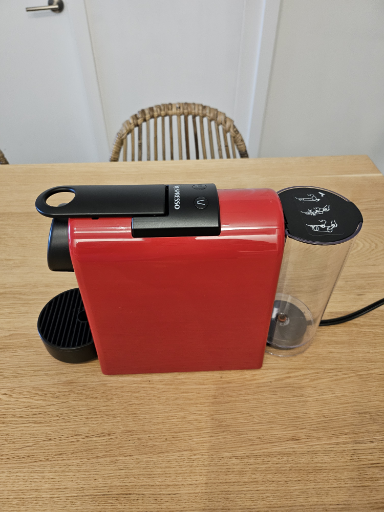 Nespresso Essenza Mini Coffee Machine by DeLonghi(RED) - photo 4