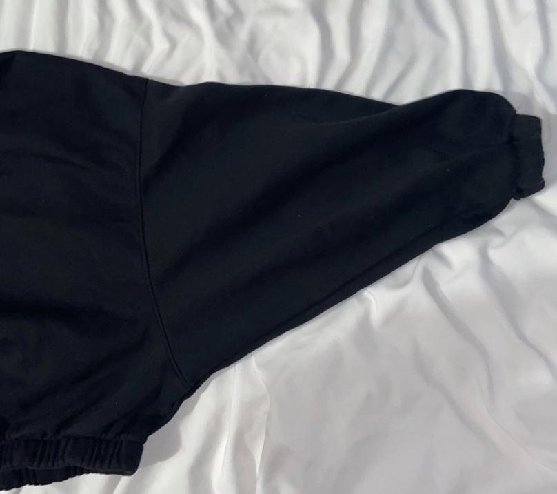 H&M Cropped Puff Sleeve Hoodie XL image indicator(2)