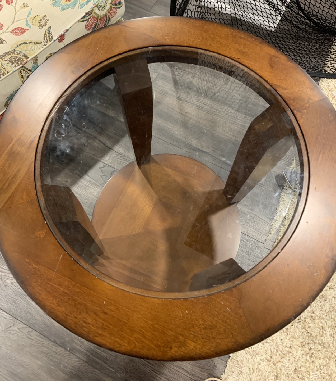 2 very sturdy side tables - photo 2
