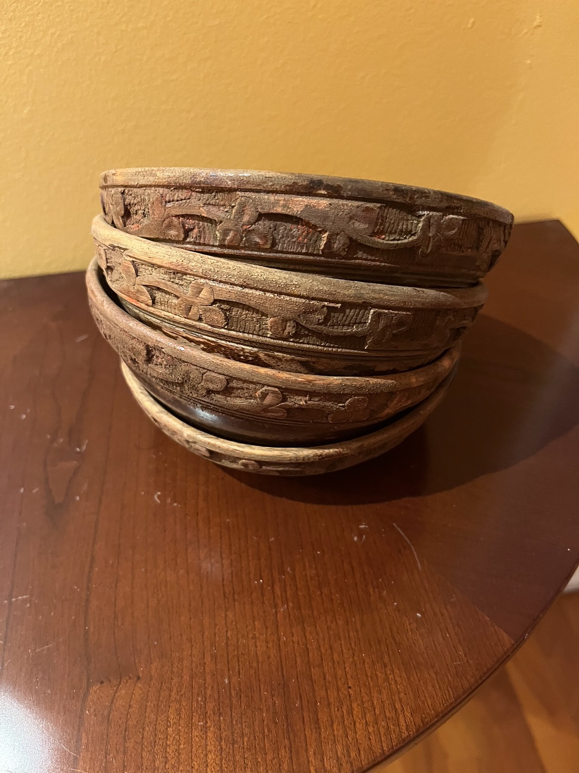 Wooden bowls image indicator(2)