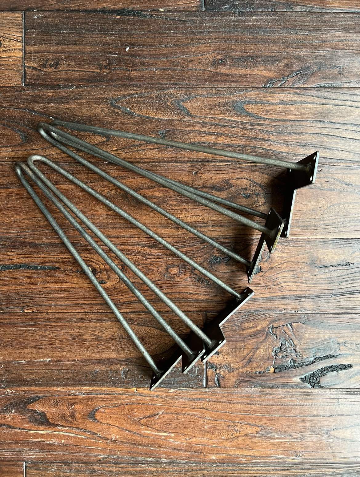 Hairpin table legs