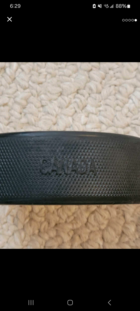 Official NHL game puck 1980s Washington Capitals image indicator(5)