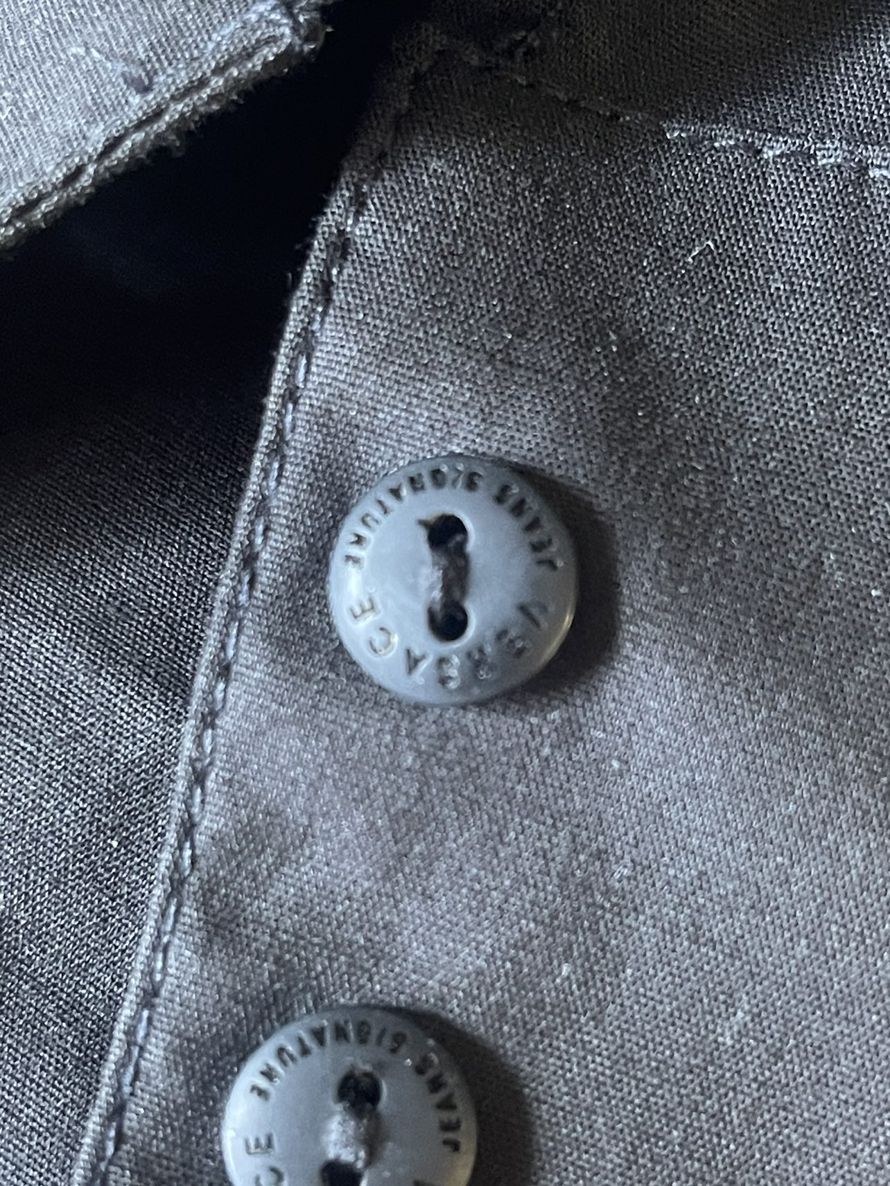 #SellingSpree Black Versace Women’s fitted shirt image indicator(7)