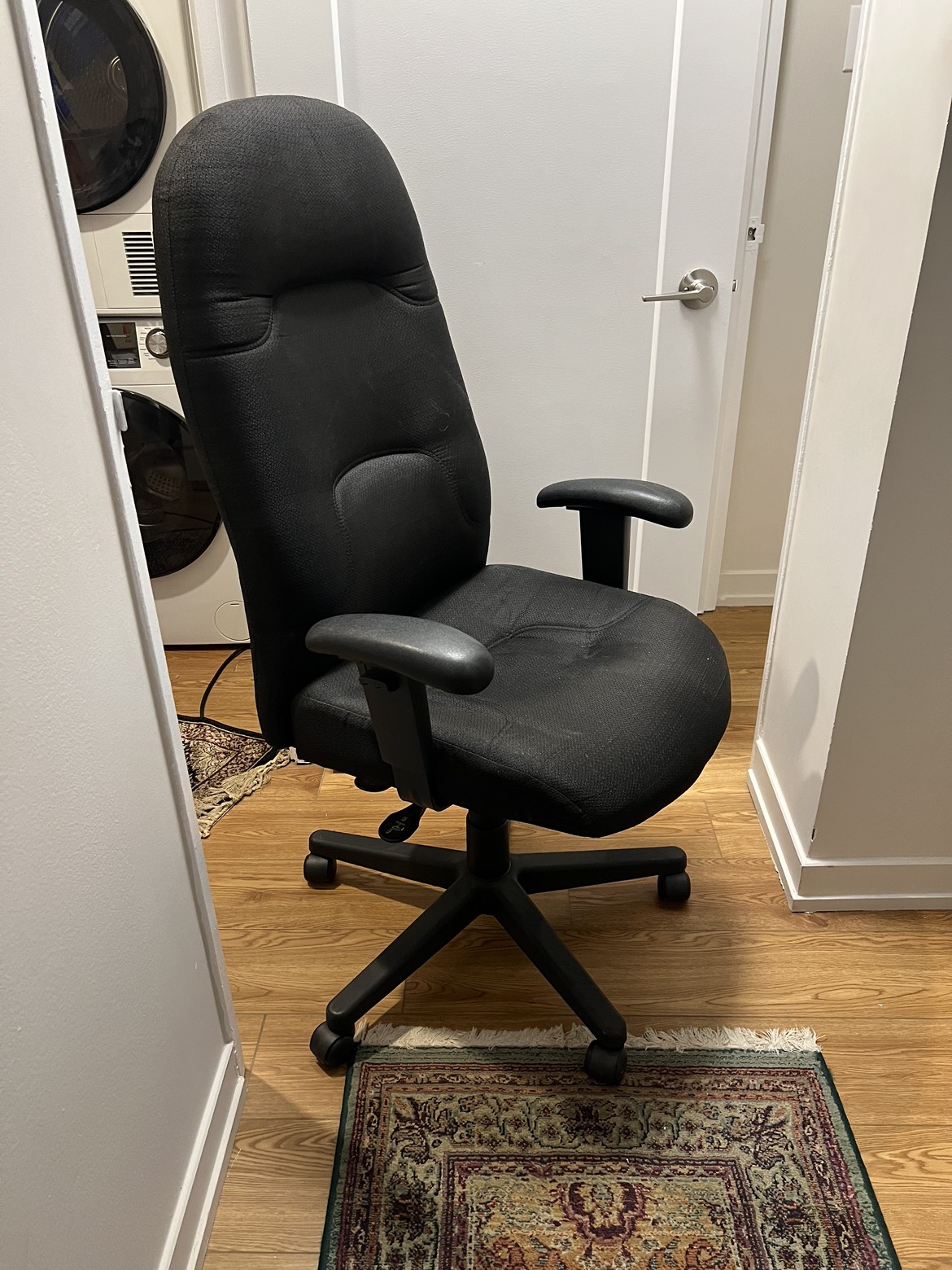 Comfortable office/desk chair