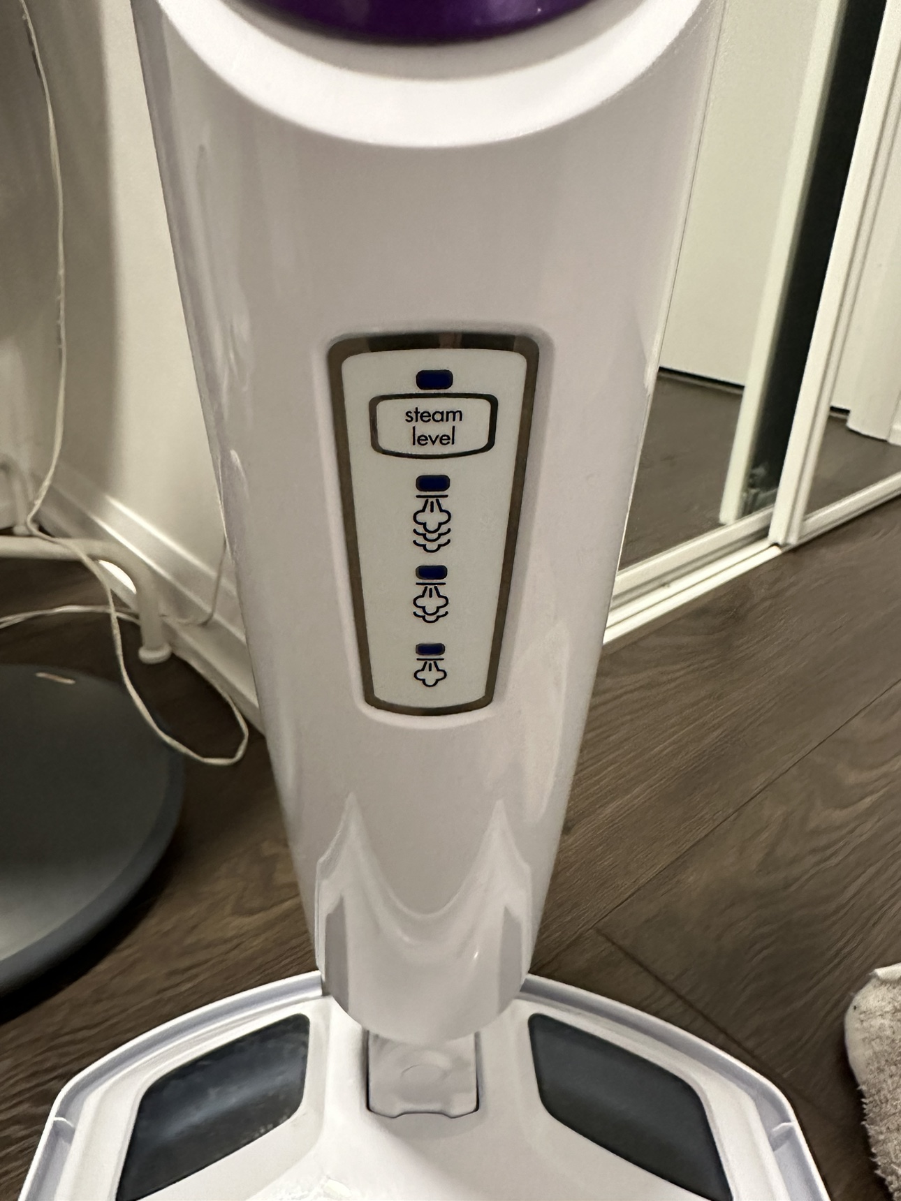 PowerFresh Pet Scrubbing & Sanitizing Steam Mop image indicator(4)