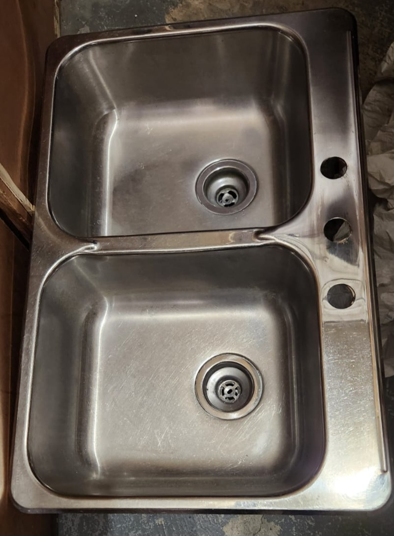 Double kitchen sink