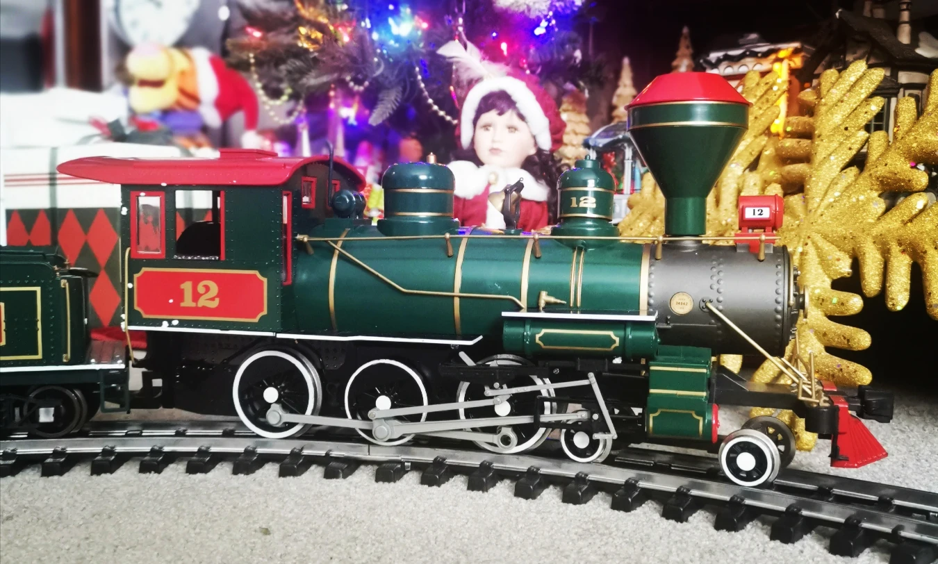 Train set.Bachmann Big Haulers. Night Before Christmas.