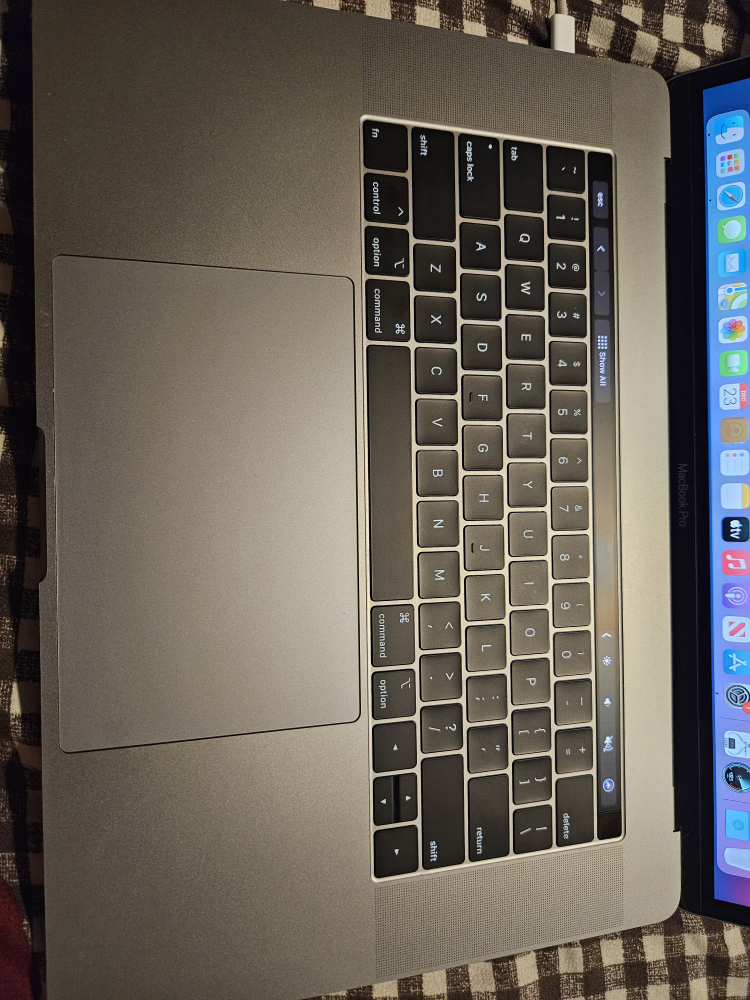 MacBook pro A1990 2018 2tb ssd 32gb ram looking for trade - photo 3