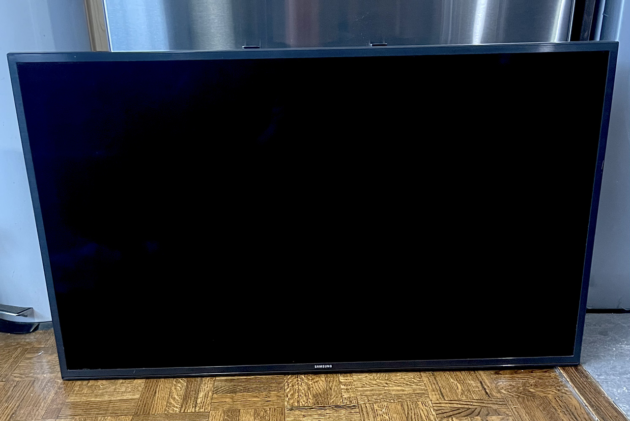 Samsung 40" 4K UHD Smart TV - UN40KU6270FXZC