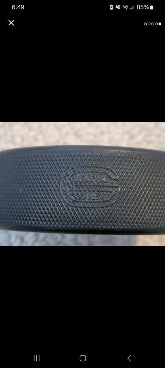 Official NHL game puck 1980s Edmonton Oilers image indicator(5)