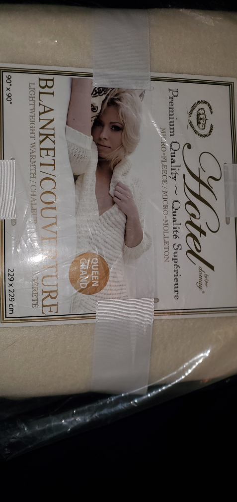 light microfleece blanket- brand new Queen Size - photo 2
