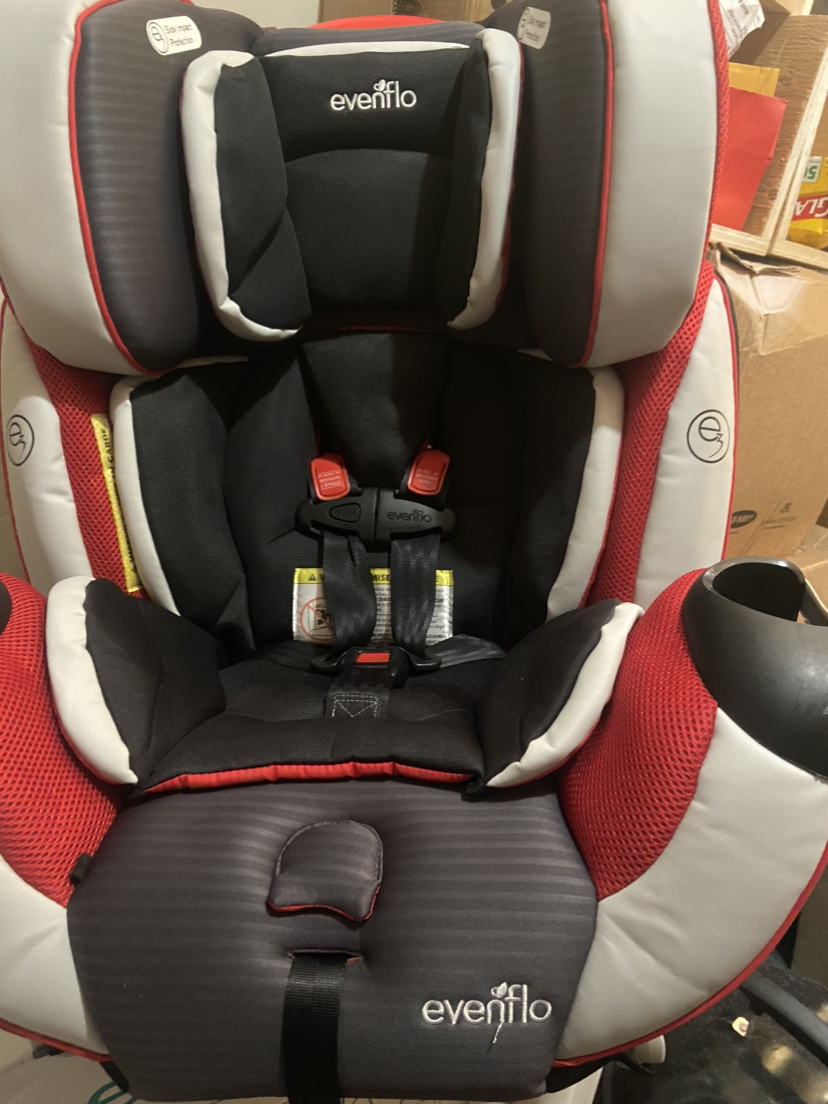 Evenflo car seat like new - photo 3