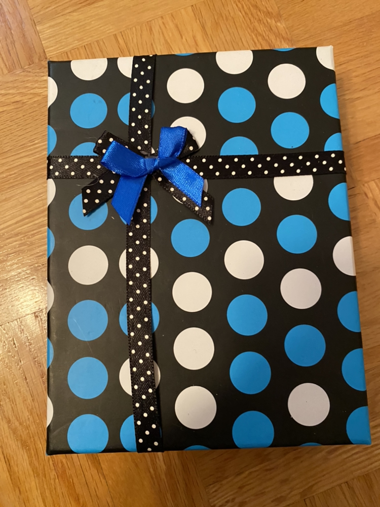 Pearl necklace and earrings set image indicator(2)