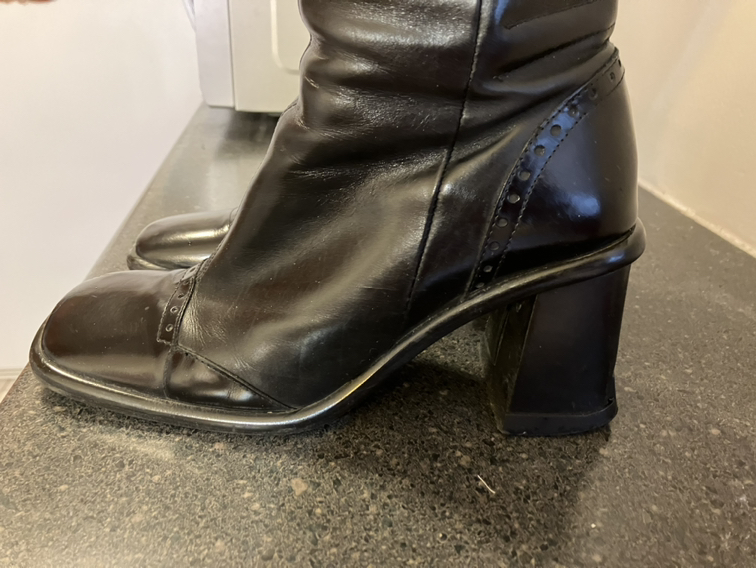 Funky leather ladies boots, size 6 image indicator(4)