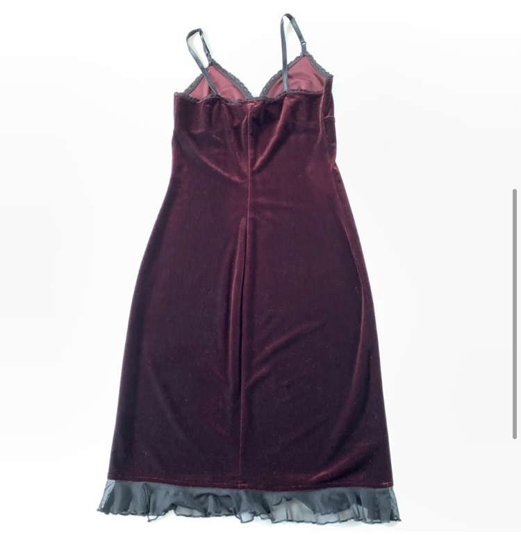 Perfect UNWORN Velvety Burgundy/Bordeaux Colour Party Dress image indicator(4)