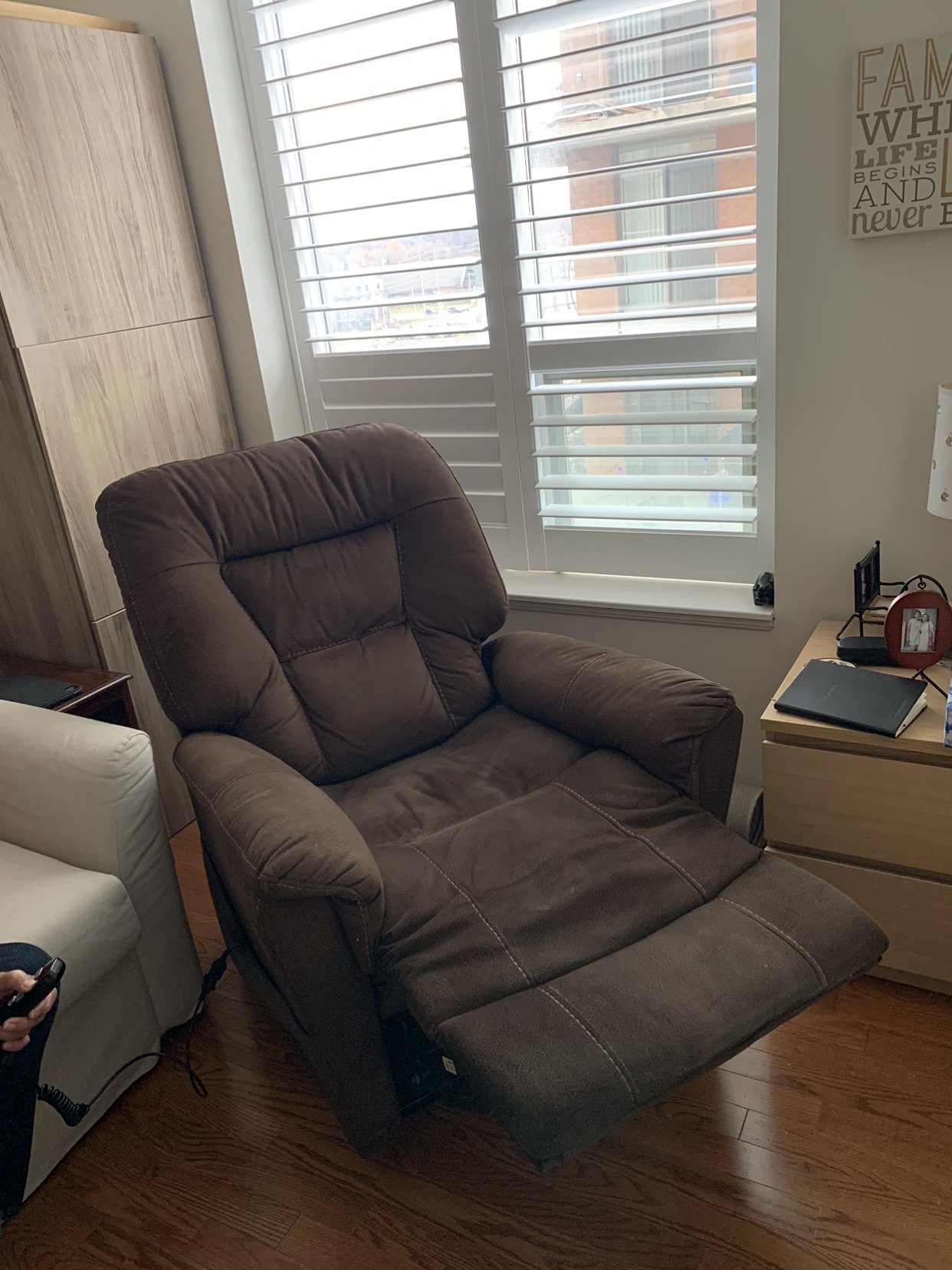 Powered Recliner / Lift Chair - photo 3