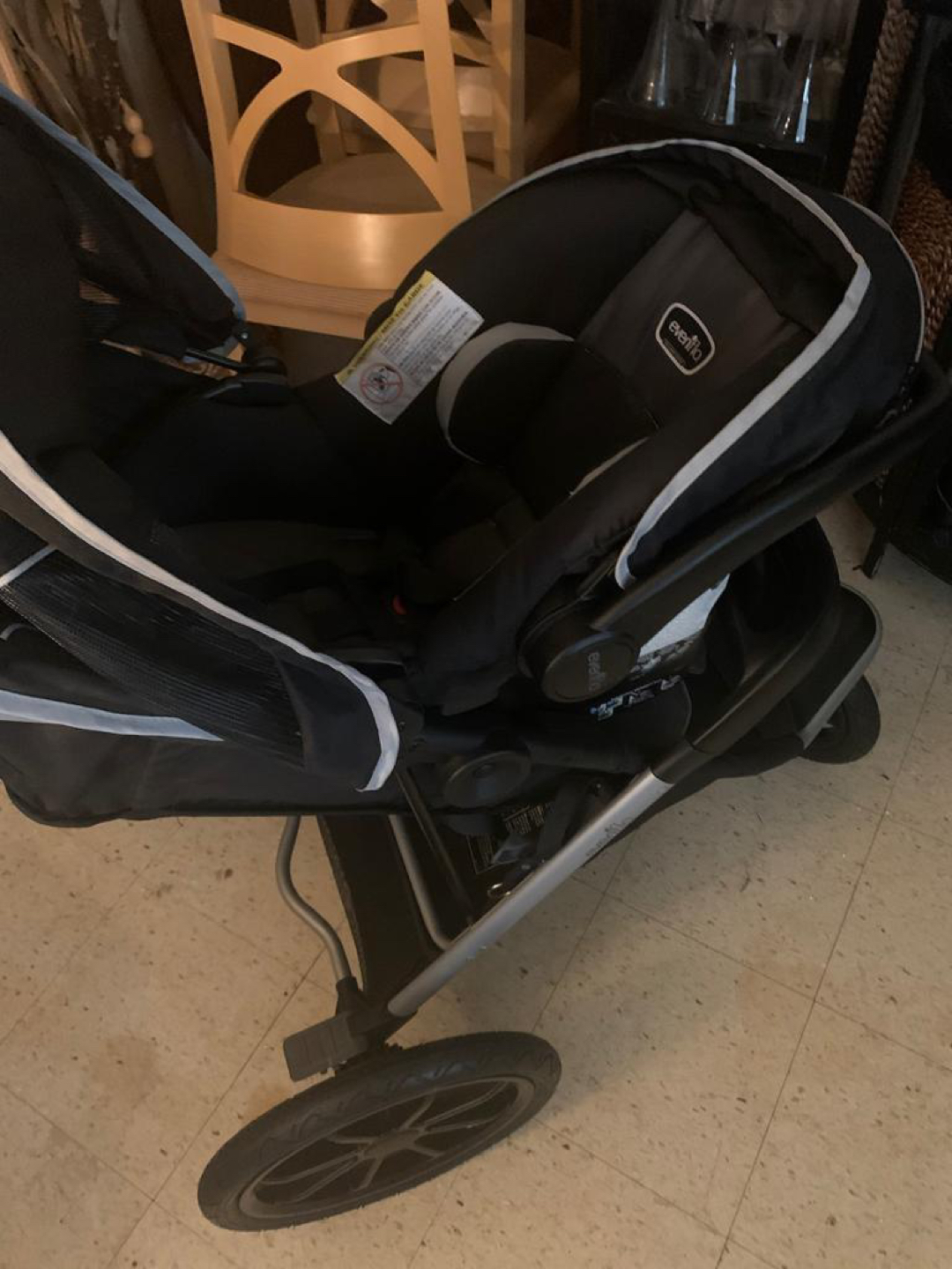 Evenflo Victory Jogging Travel System with Car Seat - photo 4