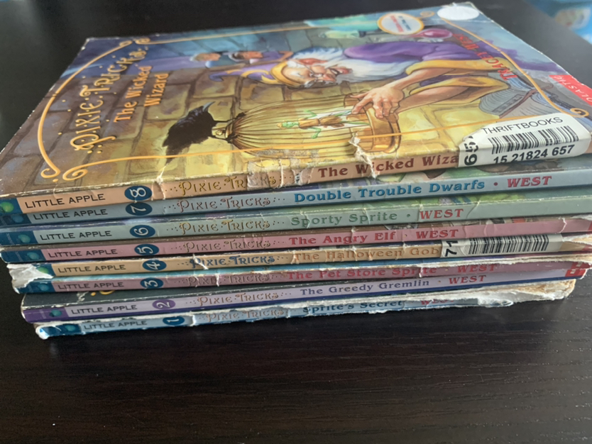 ❄️$10 for All❄️ Pixie Tricks Classic kid’s books (1-8) 🎁📚 image indicator(2)