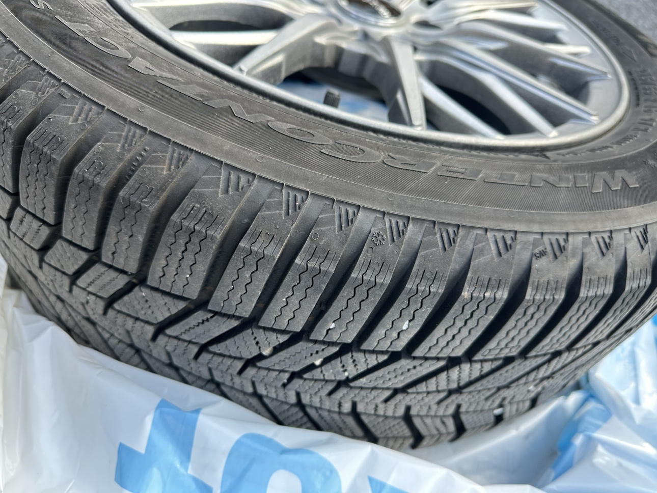 Winter tire and rim set - photo 2