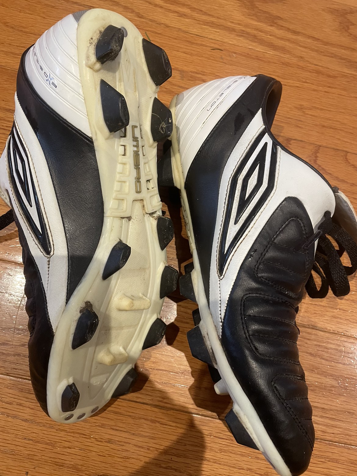 Men’s Umbro Soccer shoes thumbnail
