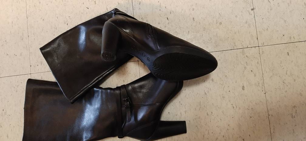 Ladies Eco boots #sellingspree image indicator(2)