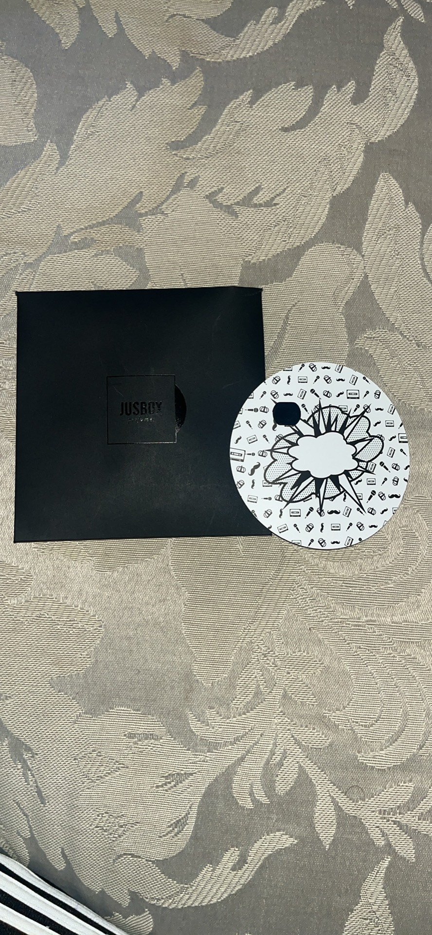 Use Abuse Eau de Parfum by Jusbox image indicator(2)