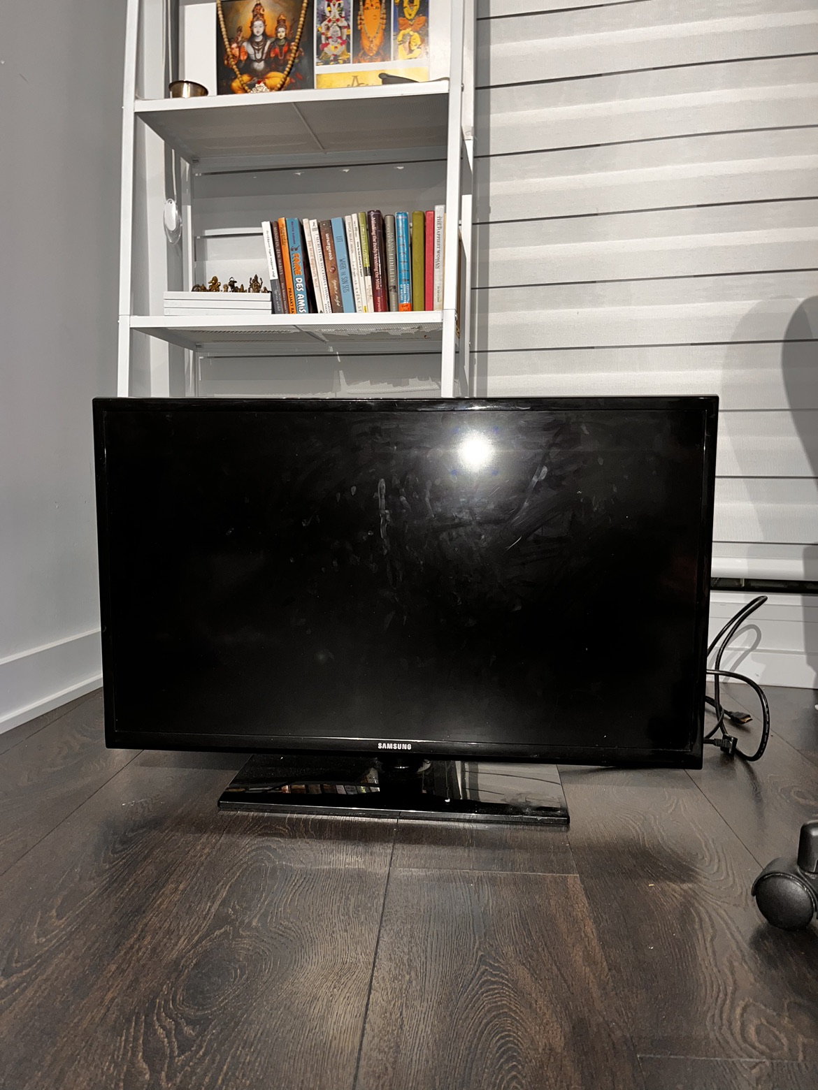 Samsung TV (Not smart TV) - photo 2