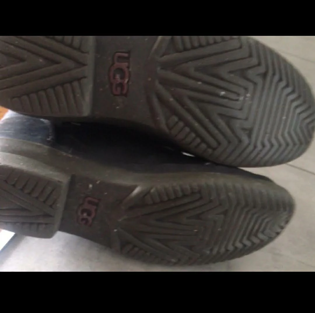 uggs winter boots size US 8 image indicator(3)