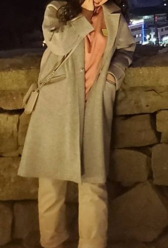 Grey Coat (for Fall and early winter) image indicator(3)