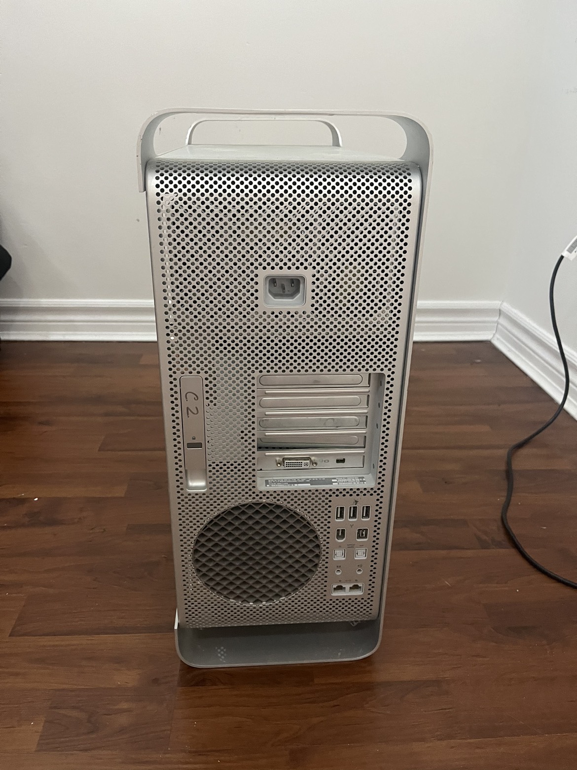 Mac Pro Tower (FOR PARTS) - photo 3