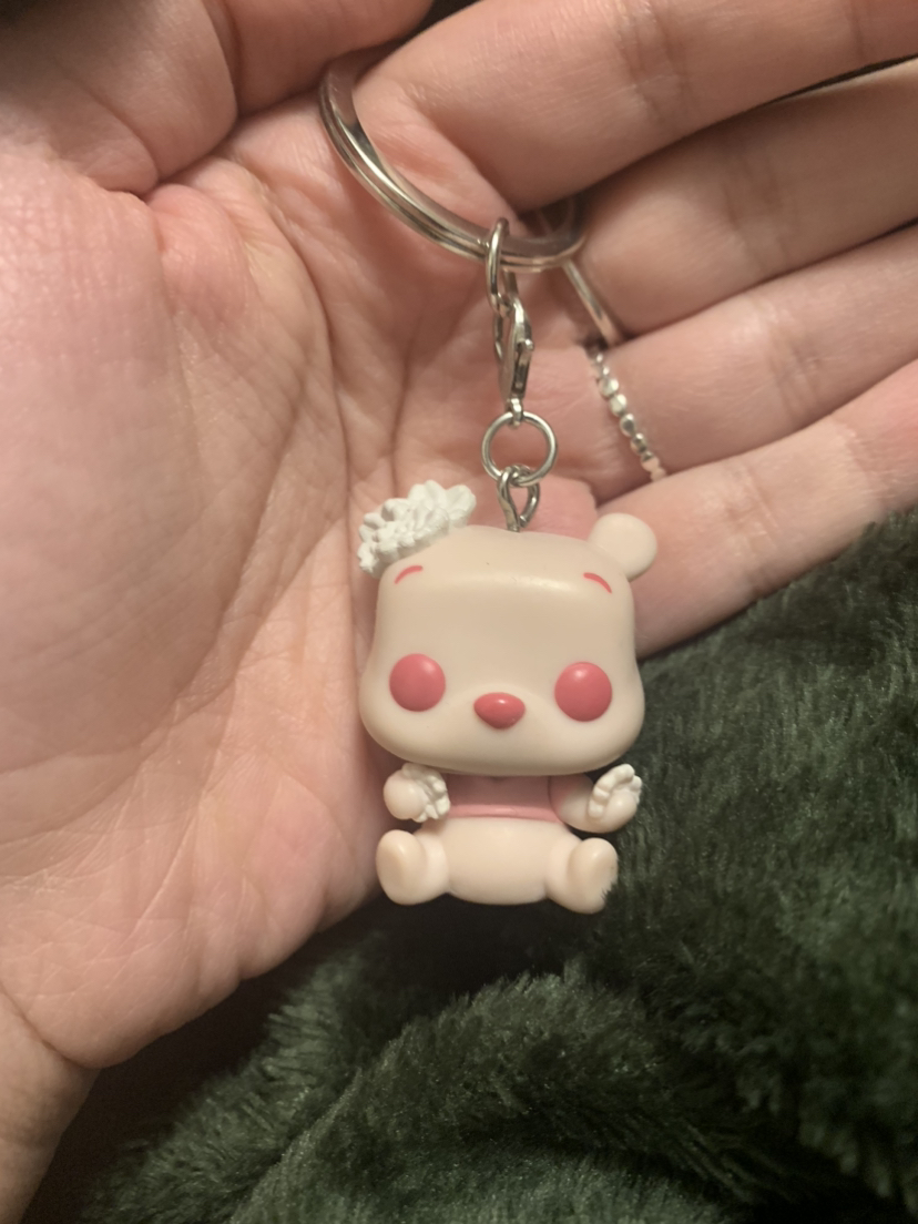 Funko pop pink Winnie the Pooh keychain image indicator(3)