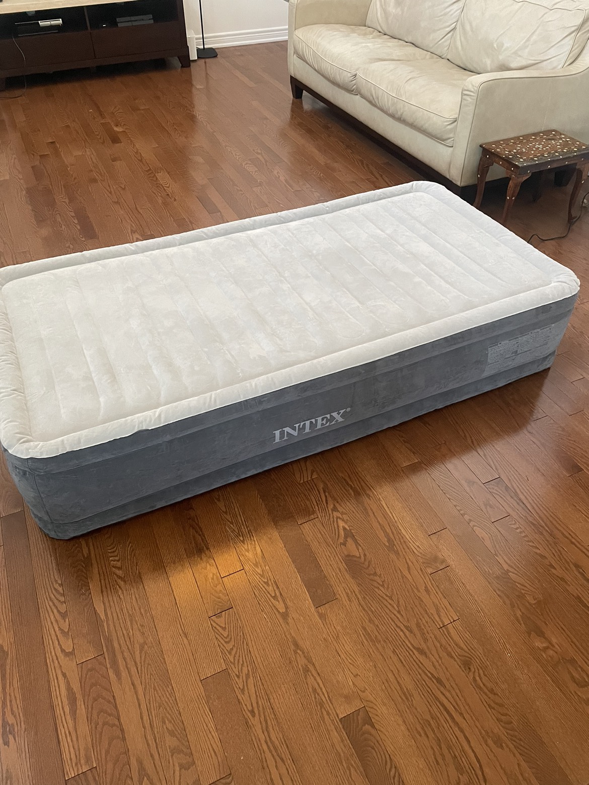 Intex Inflatable Twin Air Bed with built in Electric Pump